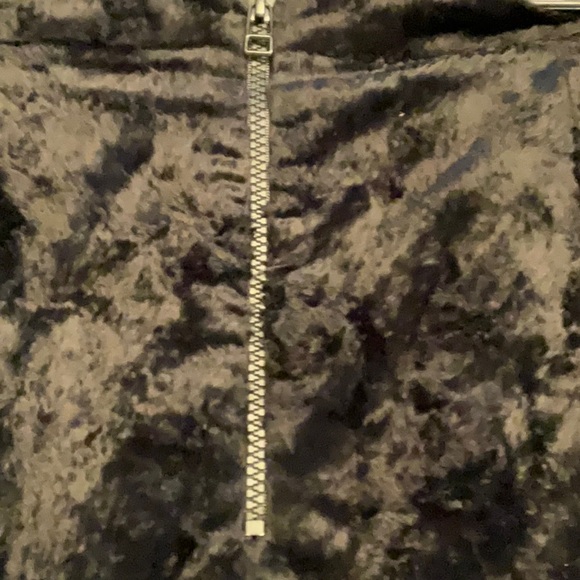 CANADIAN DESIGNER PINK TARTAN FAUX FUR SKIRT - Picture 6 of 6